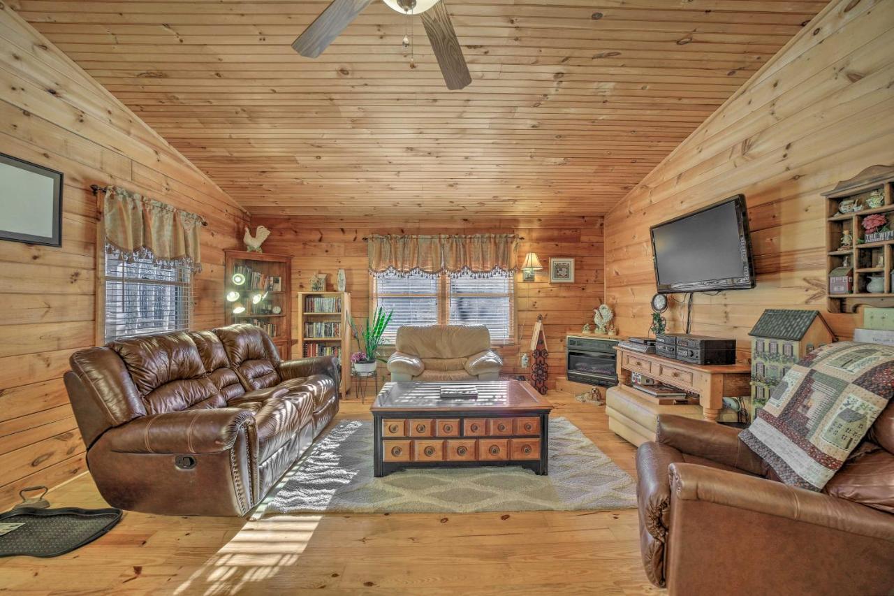 Franklin Cabin With Porch Near Hiking And Waterfalls! المظهر الخارجي الصورة
