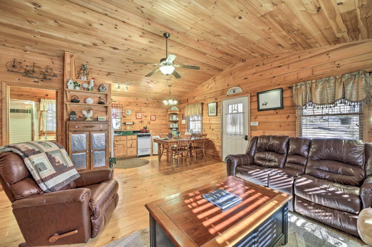 Franklin Cabin With Porch Near Hiking And Waterfalls! المظهر الخارجي الصورة