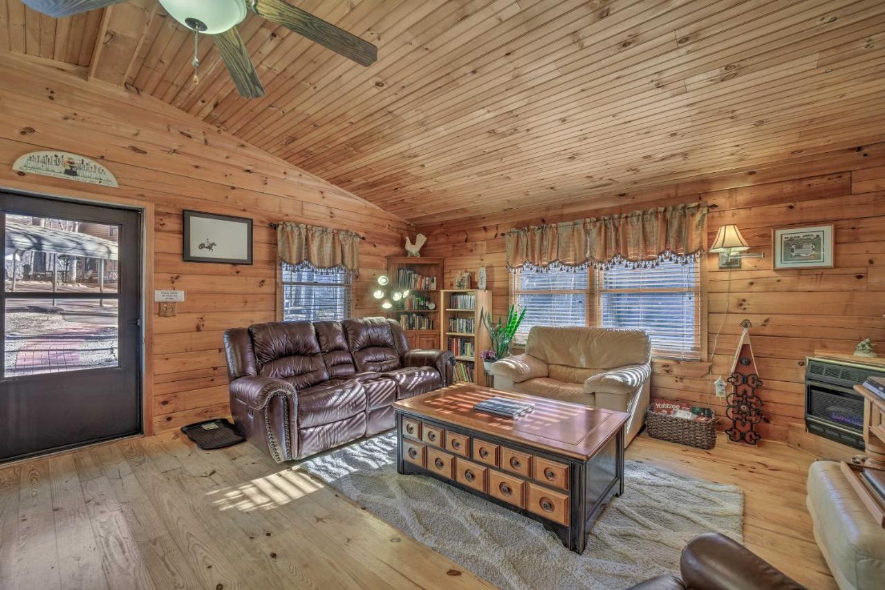 Franklin Cabin With Porch Near Hiking And Waterfalls! المظهر الخارجي الصورة