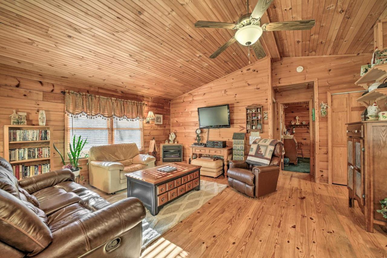 Franklin Cabin With Porch Near Hiking And Waterfalls! المظهر الخارجي الصورة