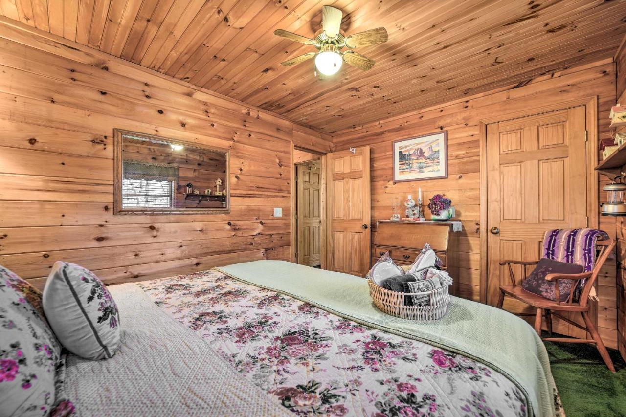 Franklin Cabin With Porch Near Hiking And Waterfalls! المظهر الخارجي الصورة