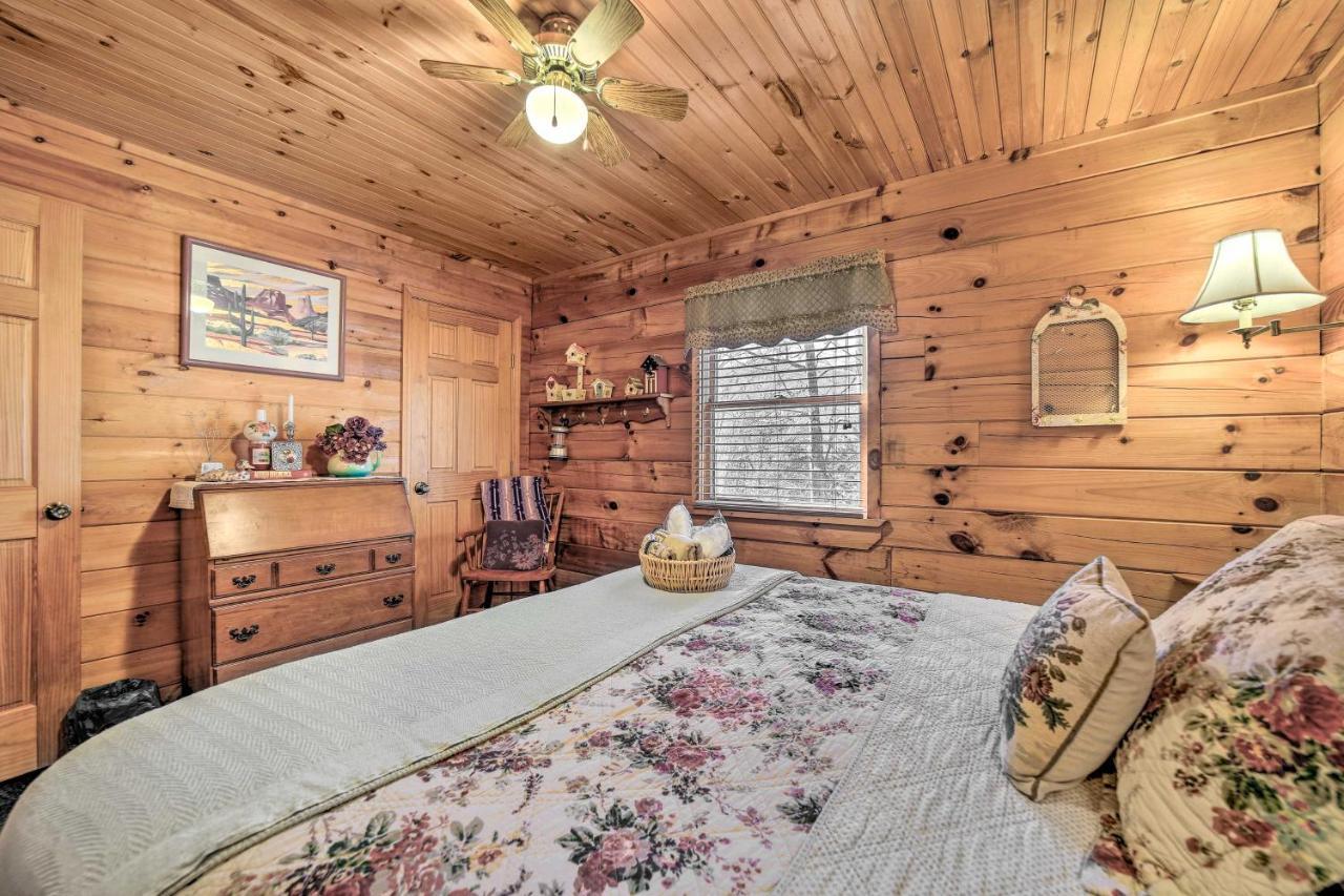 Franklin Cabin With Porch Near Hiking And Waterfalls! المظهر الخارجي الصورة